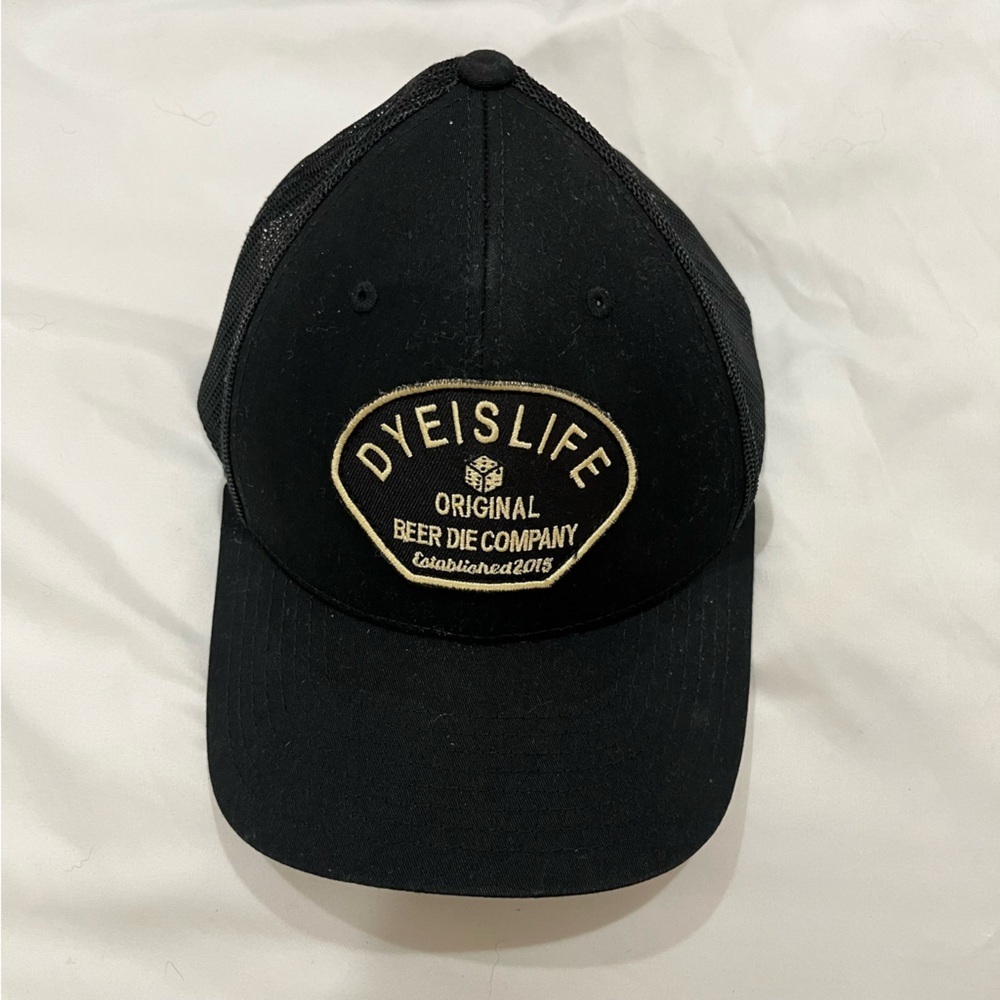 Black Dye is Life hat